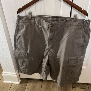 L.L. Bean Men's Olive Gray Cargo Shorts